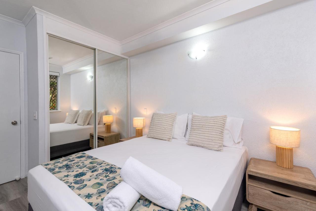 Seascape Holidays - Coral Apartments พอร์ตดักกลาส ภายนอก รูปภาพ