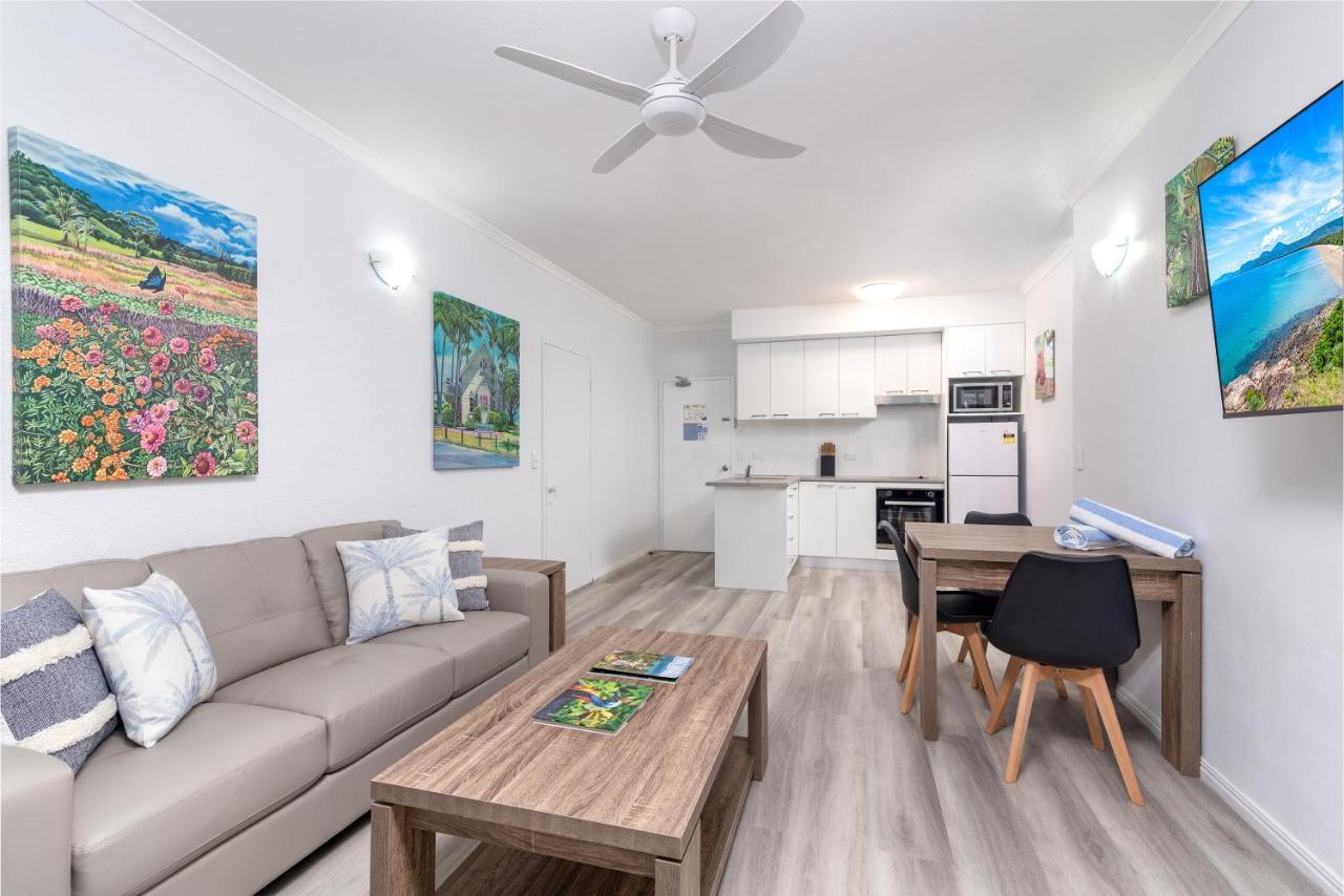 Seascape Holidays - Coral Apartments พอร์ตดักกลาส ภายนอก รูปภาพ