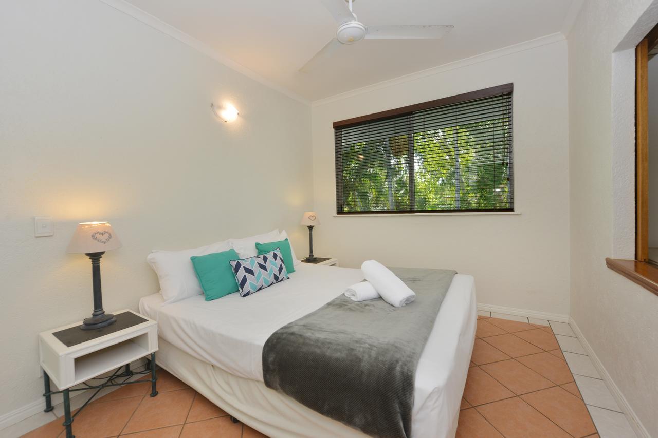 Seascape Holidays - Coral Apartments พอร์ตดักกลาส ภายนอก รูปภาพ