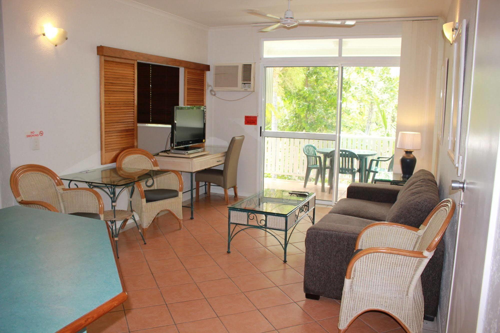 Seascape Holidays - Coral Apartments พอร์ตดักกลาส ภายนอก รูปภาพ