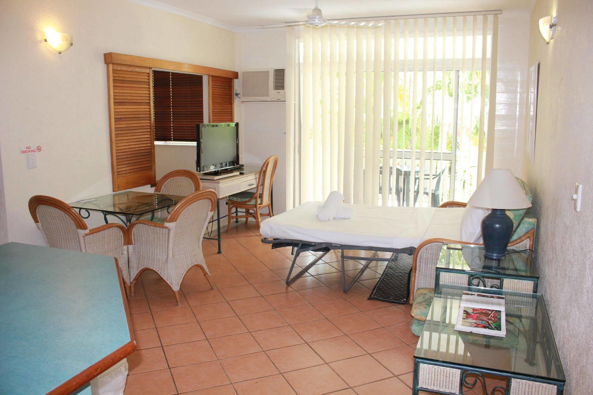 Seascape Holidays - Coral Apartments พอร์ตดักกลาส ภายนอก รูปภาพ